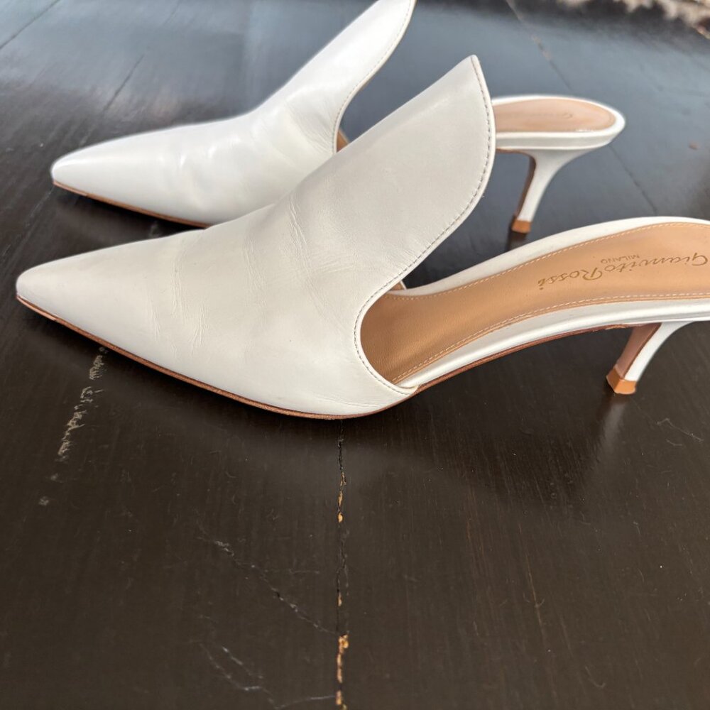 Gianvito Rossi White Leather Pointed Toe Kitten Heel Mules (Size 37)